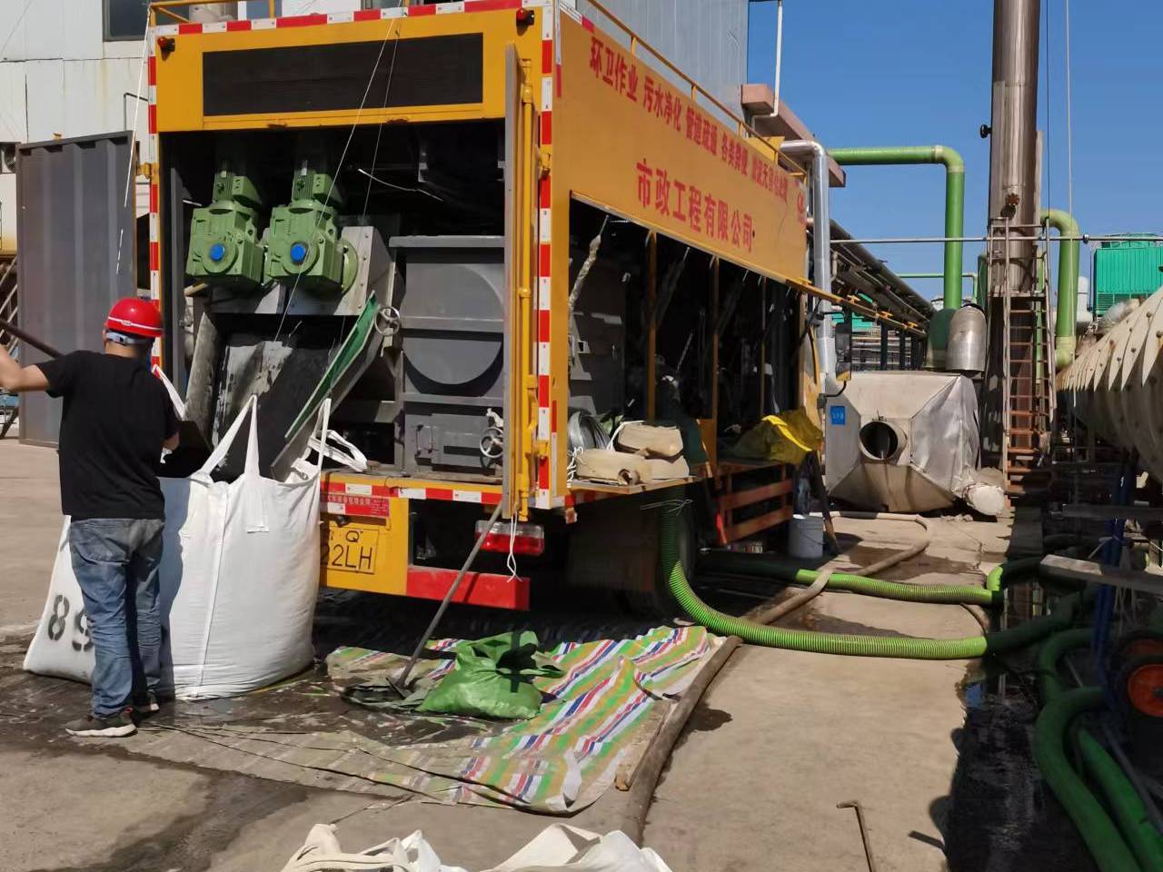 运河淤泥压干处理